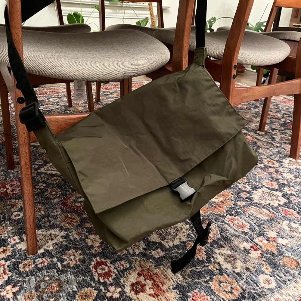 Baggu Sport Messenger Bag - Bay Laurel